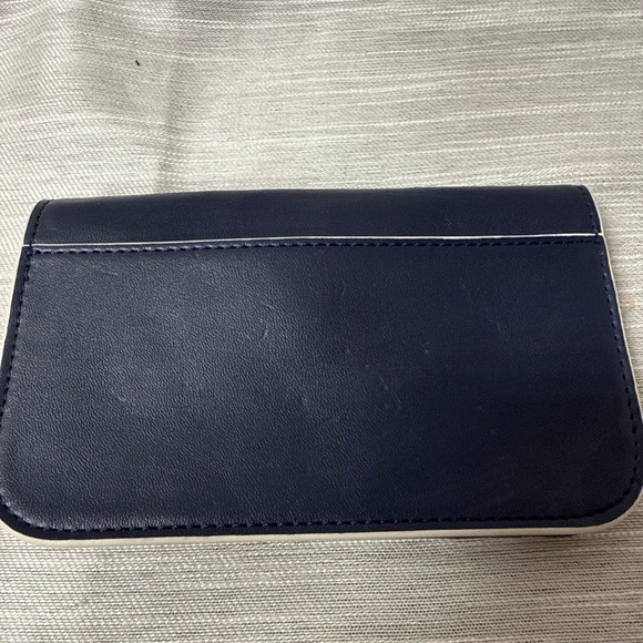 Vera Bradley Midnight Blue Clutch - Picture 10 of 10